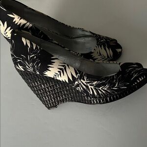 Nine West Black and Cream Patterned Wedges